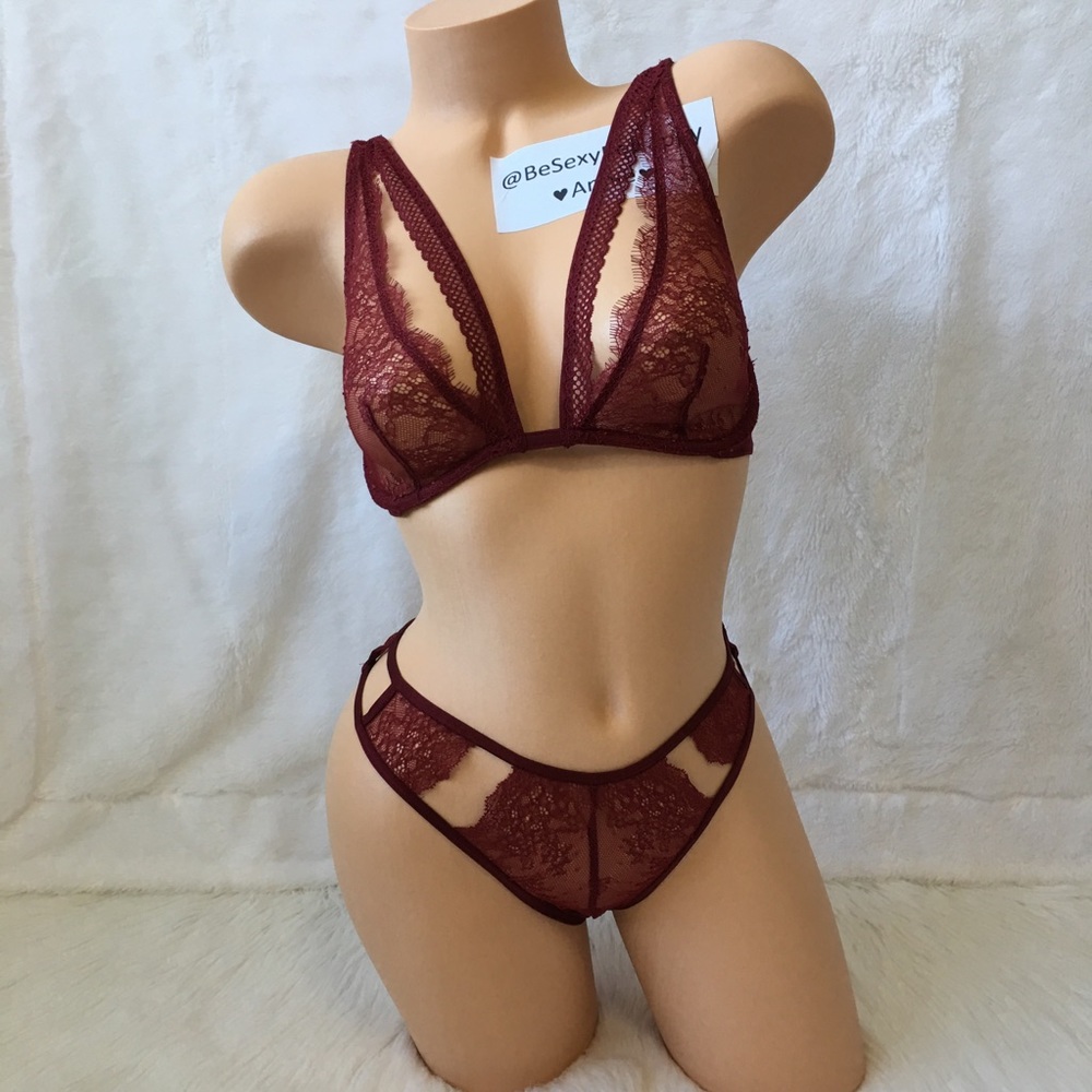 VS Set 32C/M VERY SEXY UNLINED PLUNGE BRA/PANTY